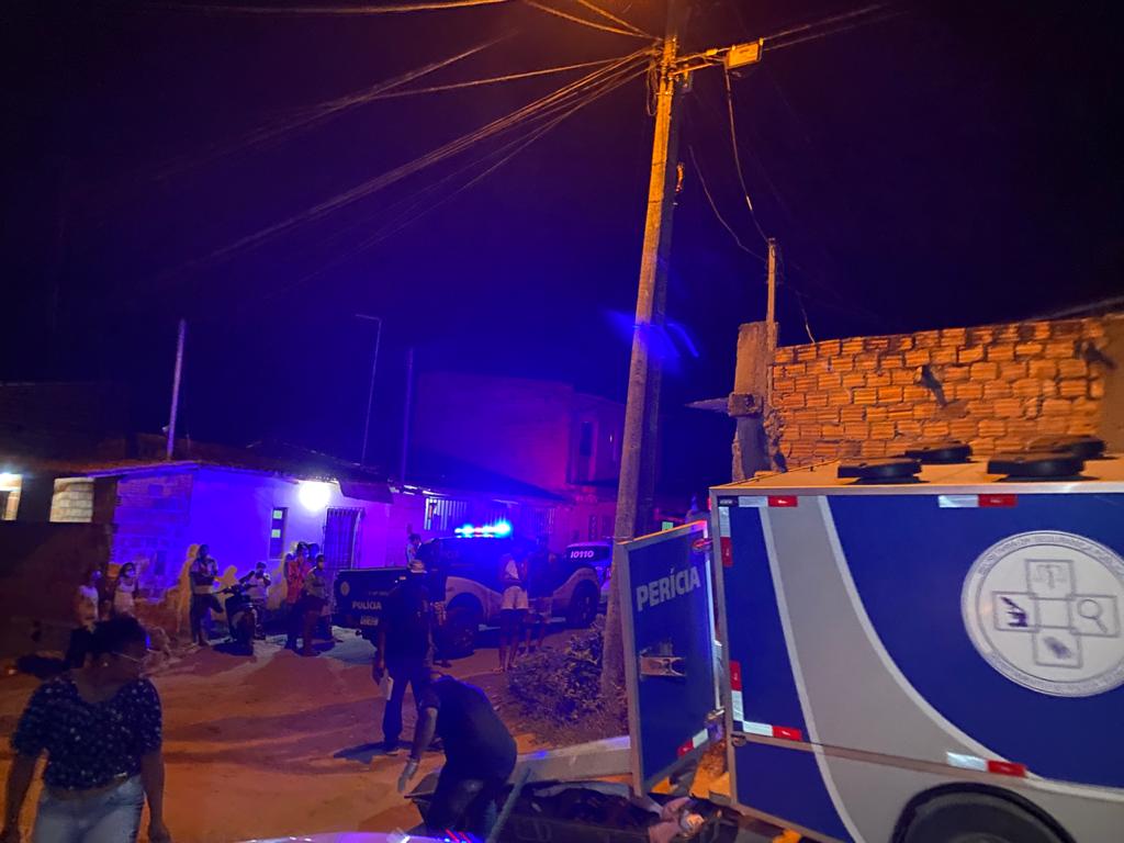 Conceição do Jacuipe: Pai encontra filha de 18 anos morta dentro de casa |  Central de Polícia